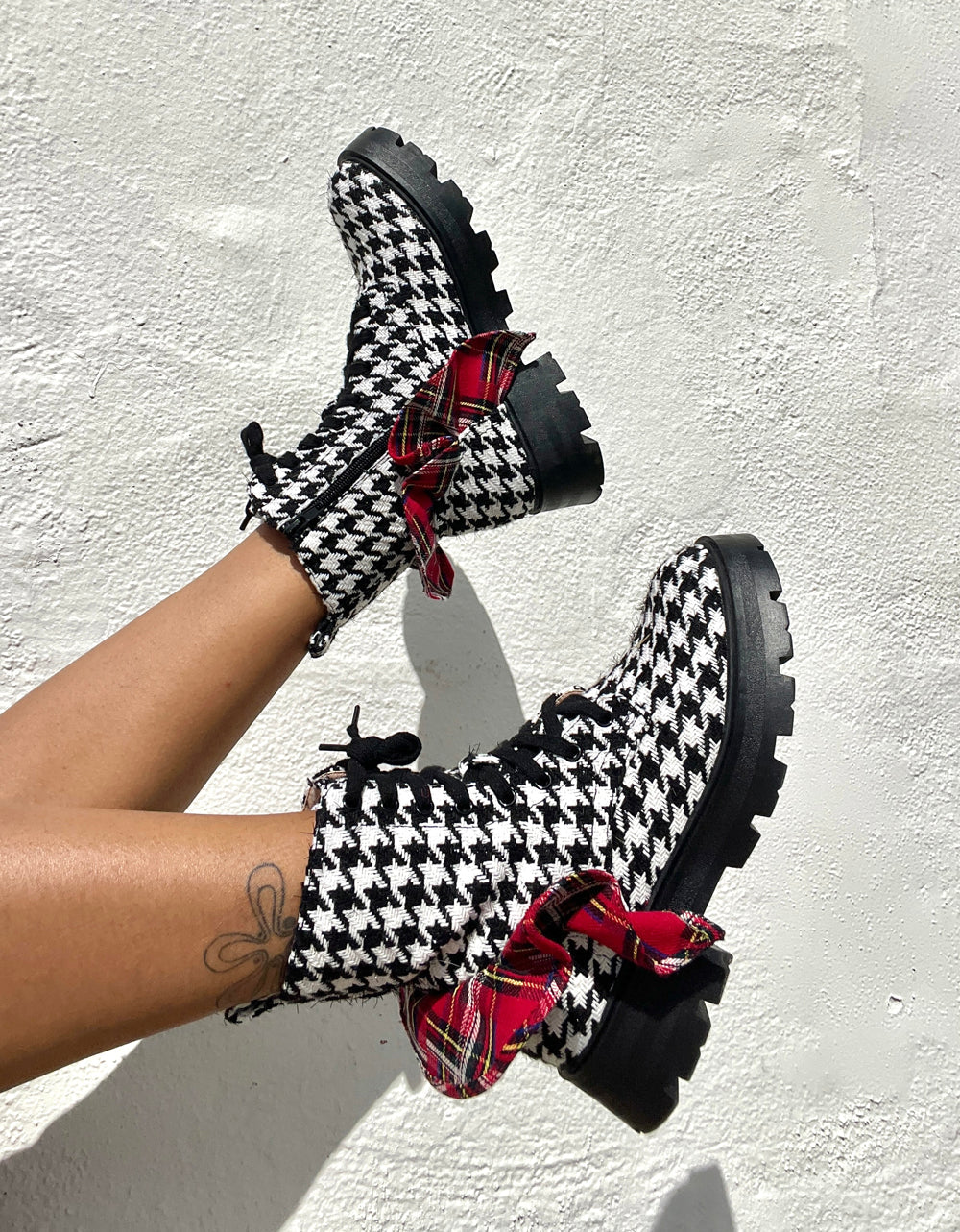 ROZEY BLACK/WHITE | RE:LUV - Image 2